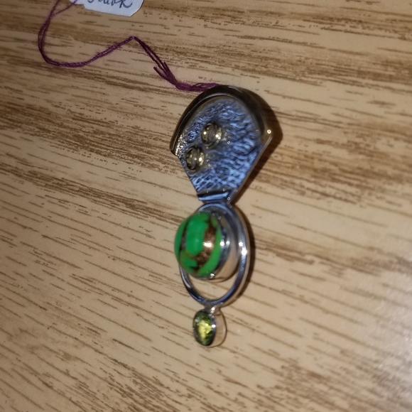 New Sterling Silver Copper streaked green turquoise pendant - Picture 2 of 6